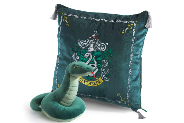 COUSSIN ET PELUCHE SERPENTARD